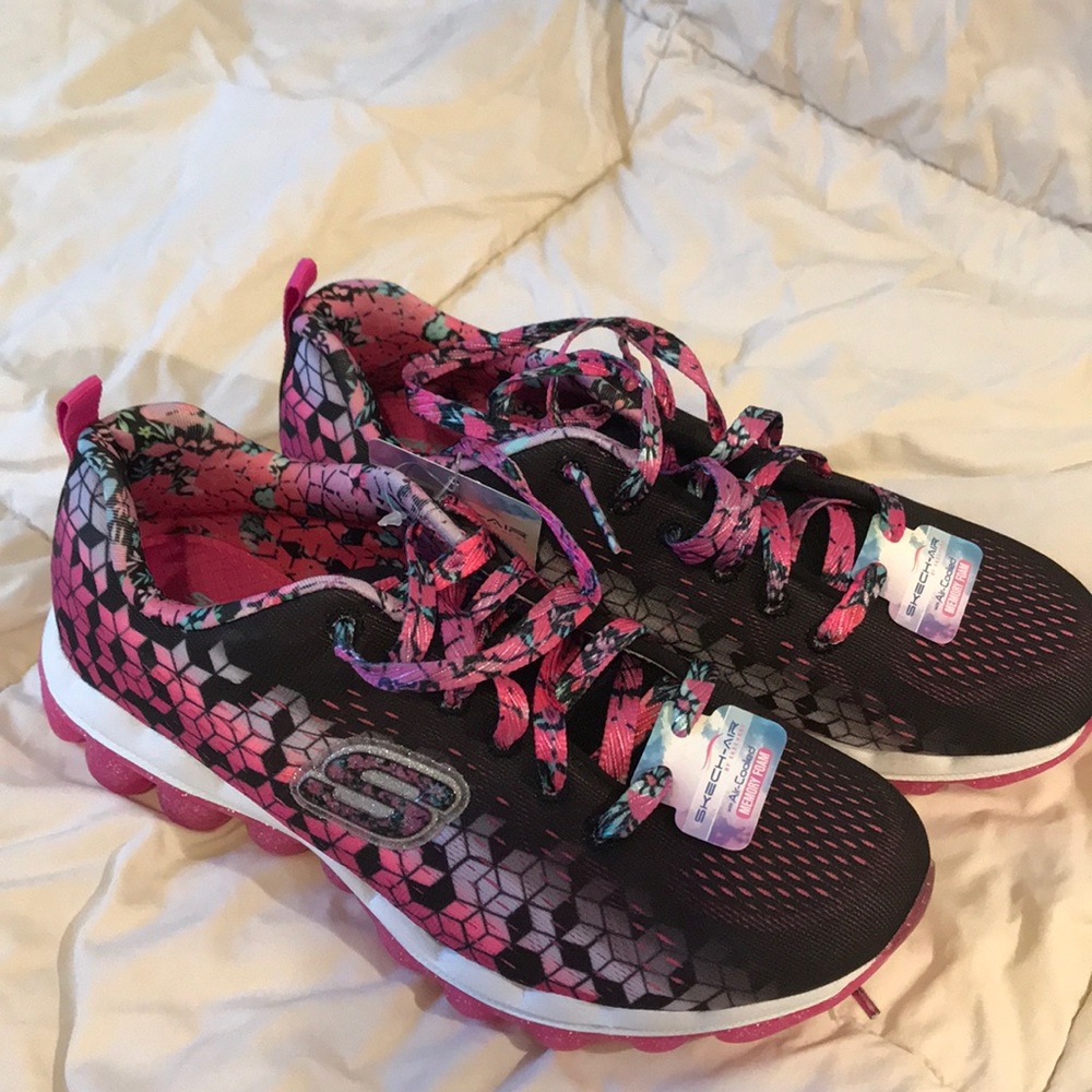 Sketchers Skech-Air-Fade N’ Fly. NWT.